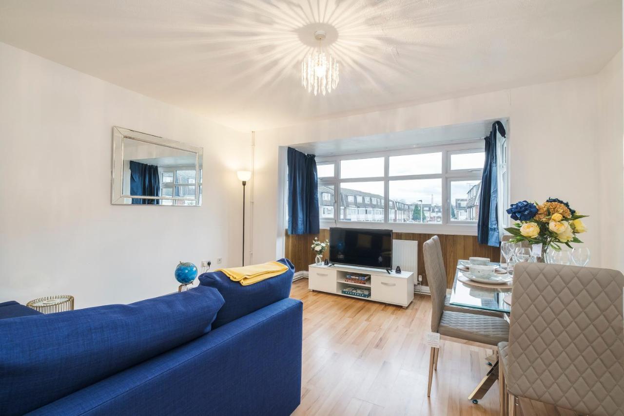 Spacious 3 Bed 1 Bath Hse W Guest Toilet W Parking Near Excel - E16 Londýn Exteriér fotografie