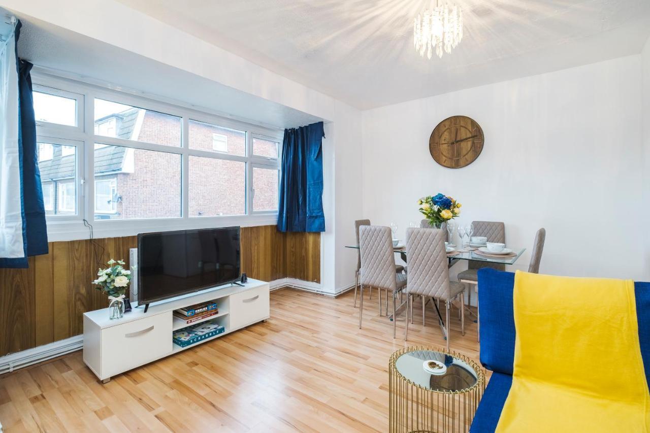 Spacious 3 Bed 1 Bath Hse W Guest Toilet W Parking Near Excel - E16 Londýn Exteriér fotografie